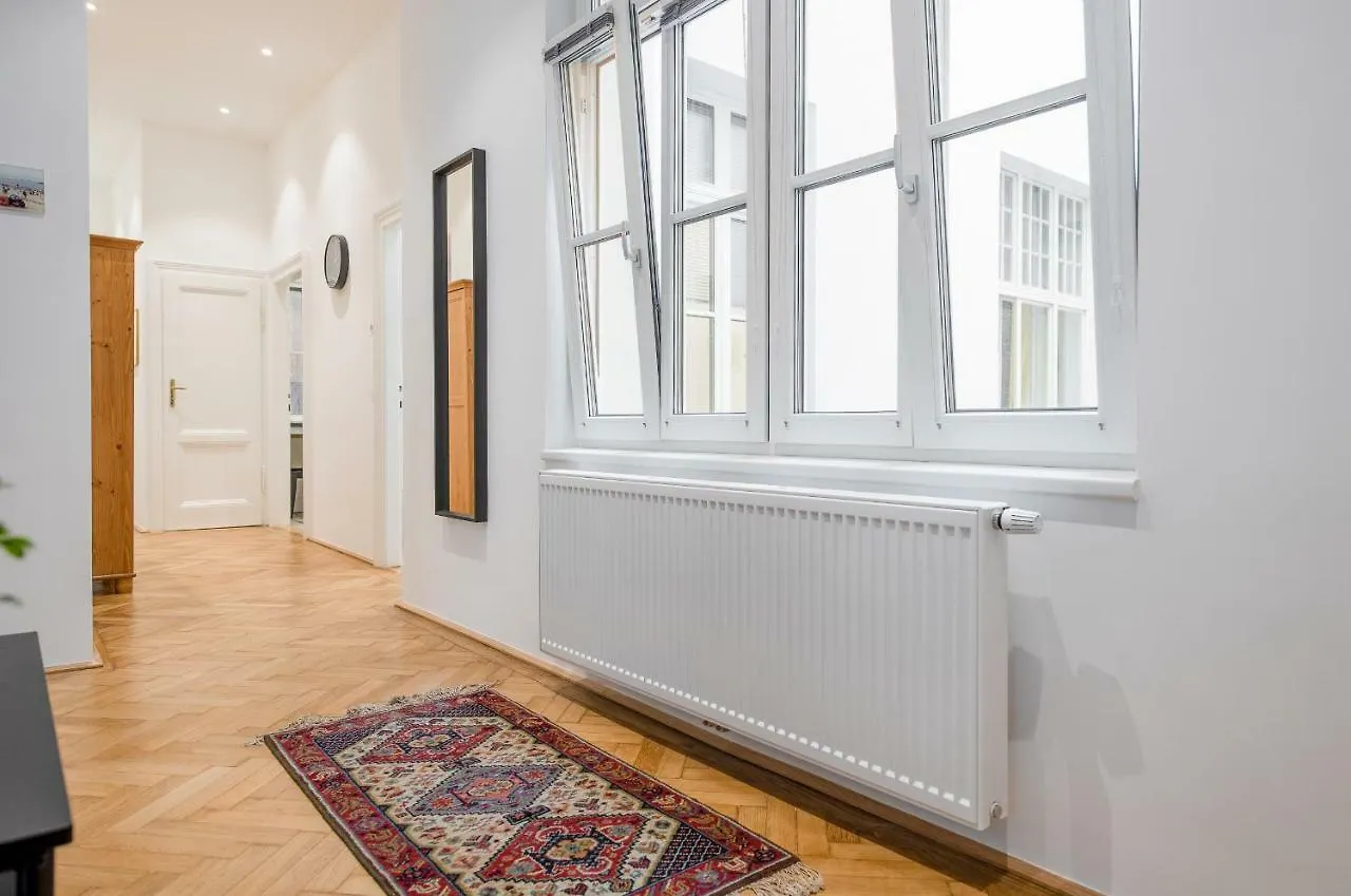 Grand Soho II Apartment Viena 0*,