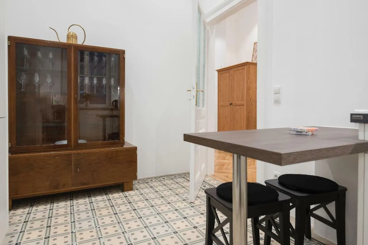 Grand Soho II Apartment Viena 0*,