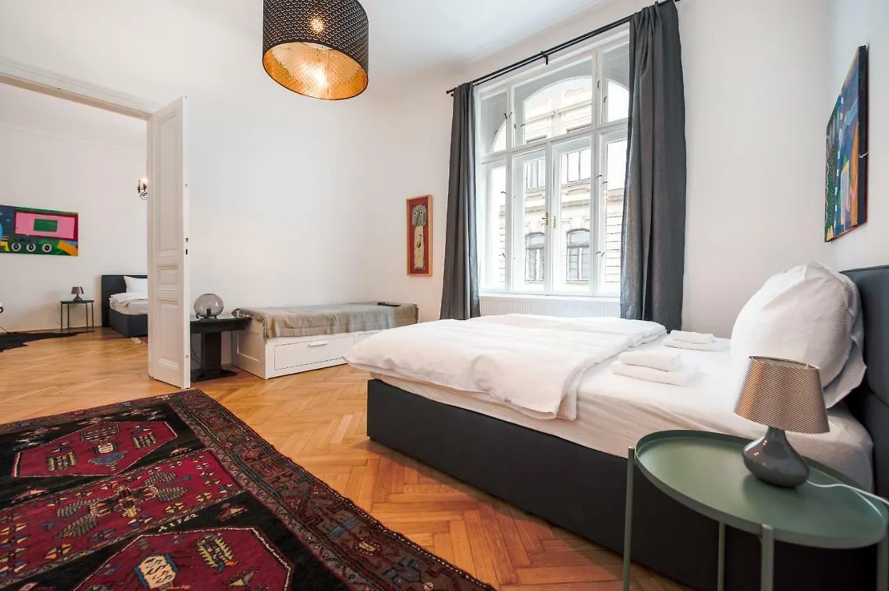 Grand Soho II Apartment Viena