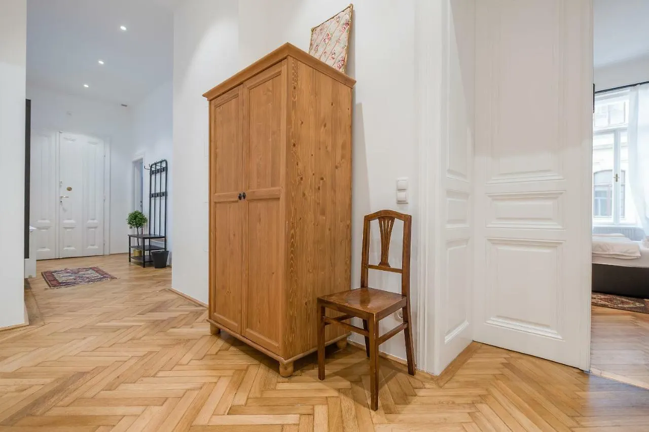 Grand Soho II Apartment Viena