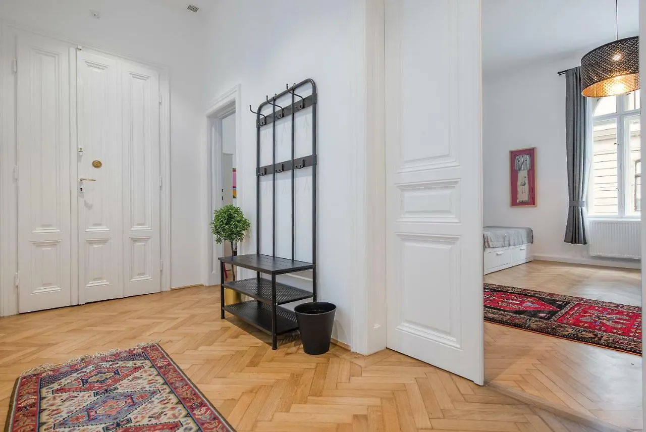 Grand Soho II Apartment Viena