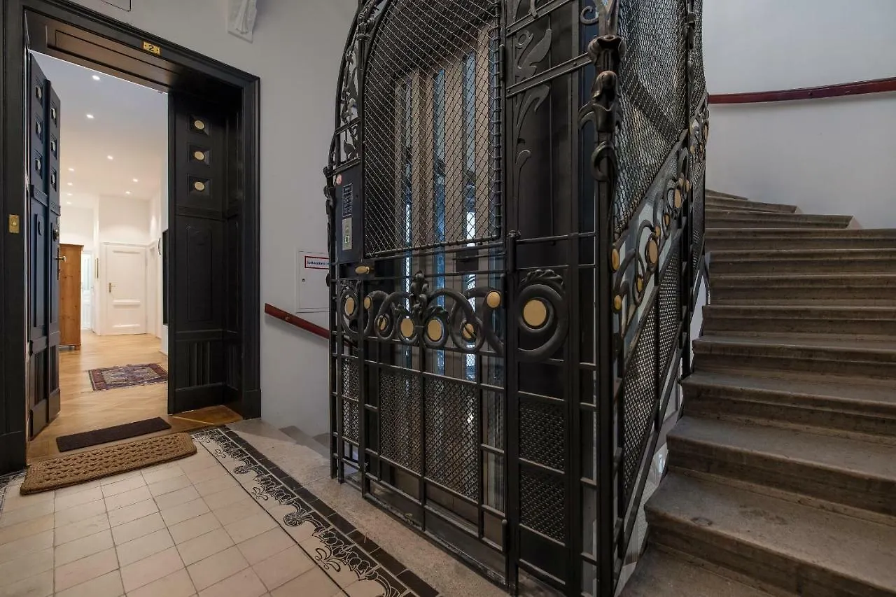 Grand Soho II Apartment Viena