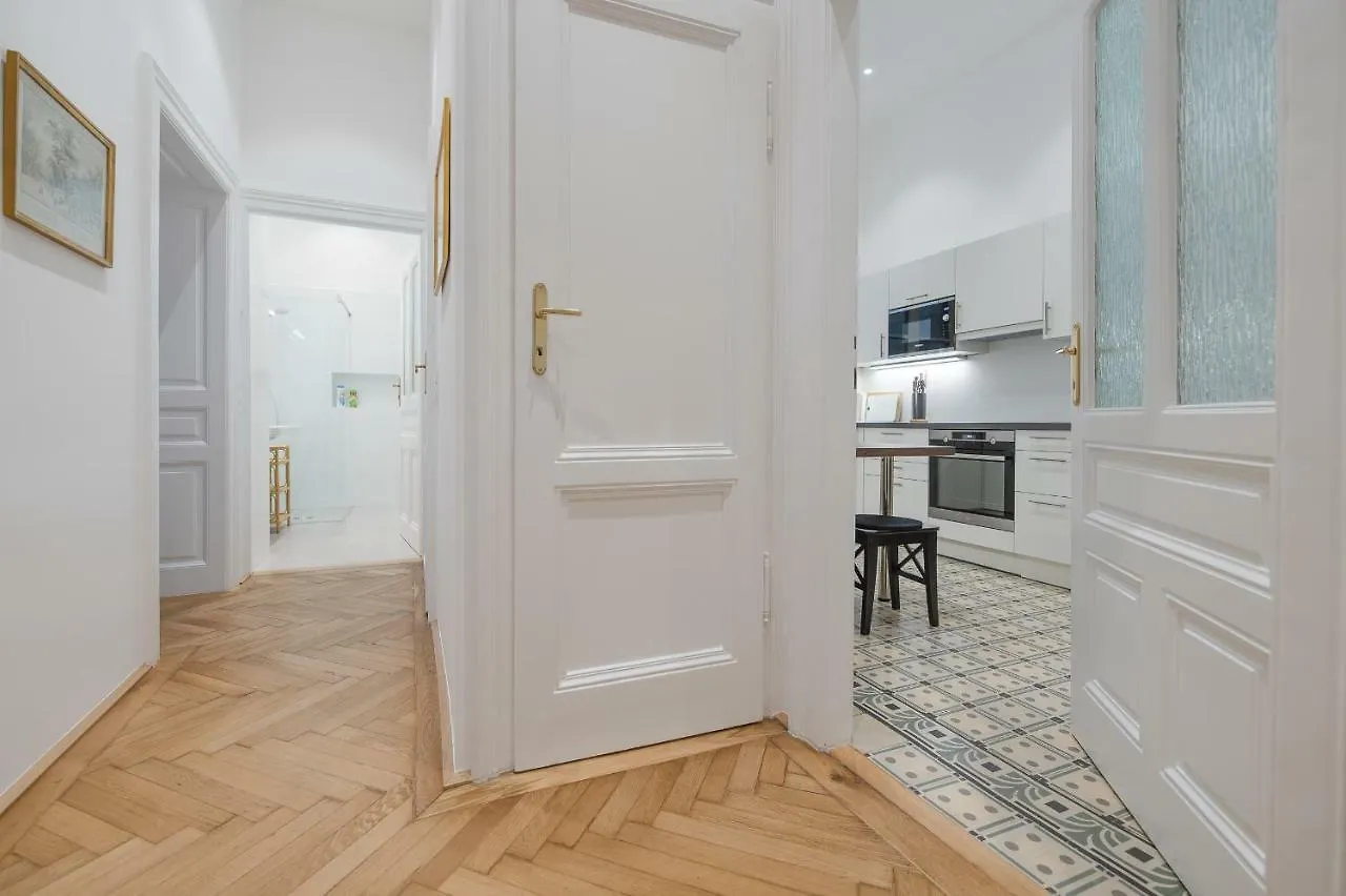 Grand Soho II Apartment فيينا 0*,  النمسا